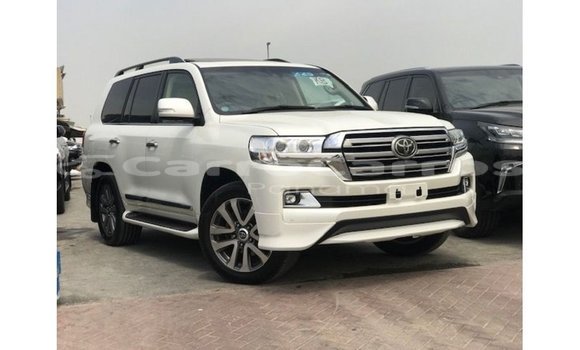 Buy import toyota land cruiser beige car in import - dubai