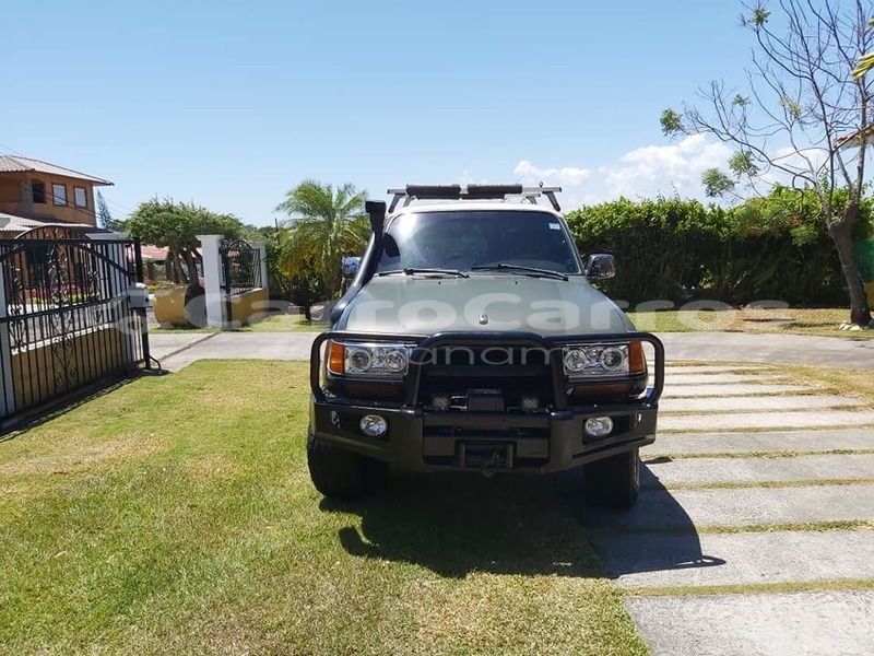 Comprar usados carro toyota land cruiser otro en panamá en panamá