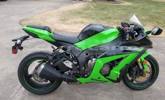 Comprar usados moto kawasaki ninja zx-10r verde en panamá en